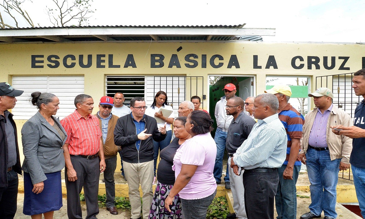  imagen Ministro de Educación Andrés Navarro hace recorrido por centros educativos de Higüey y La Romana 