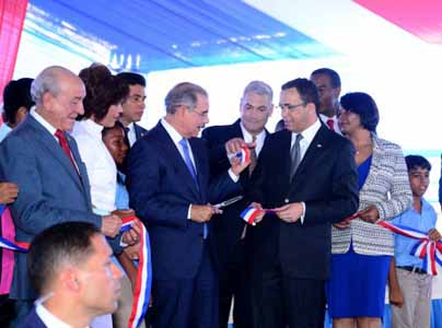  imagen Presidente Danilo Medina entrega Escuela Básica en Azua que acogerá a 630 estudiantes en Jornada Escolar Extendida 