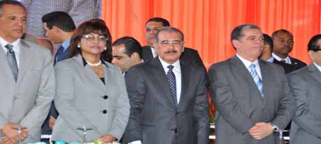  imagen Presidente Medina inaugura cinco escuelas en la provincia Duarte; ministro de Educación destaca obras y exalta figura del patricio 