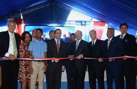  imagen Presidente Medina inaugura dos nuevos centros educativos en San José de Ocoa; aportan 40 aulas a la jornada de tanda extendida. 