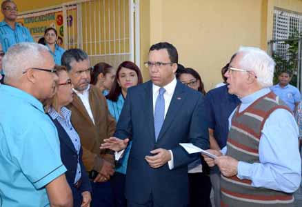  imagen Navarro afirma que los liceos serán transformados en politécnicos en la Revolución Educativa del presidente Danilo Medina 