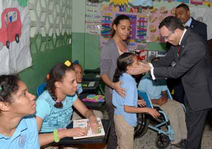  imagen 
  
Navarro dispone intervenir escuela especial Padre Sebastián Cavalotto, en La Romana, para dar solución a sus necesidades y que ningún niño se quede fuera de la Revolución Educativa
 