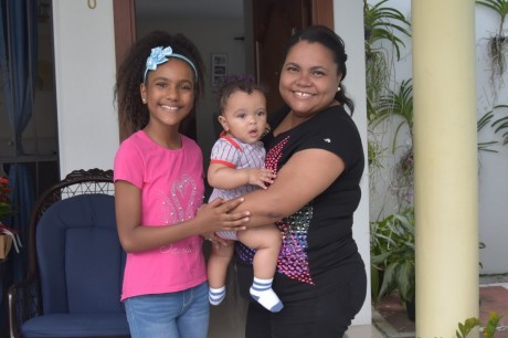 imagen Santos Mora, madre de una niña de 10 años y un niño de apenas 7 meses de nacido 