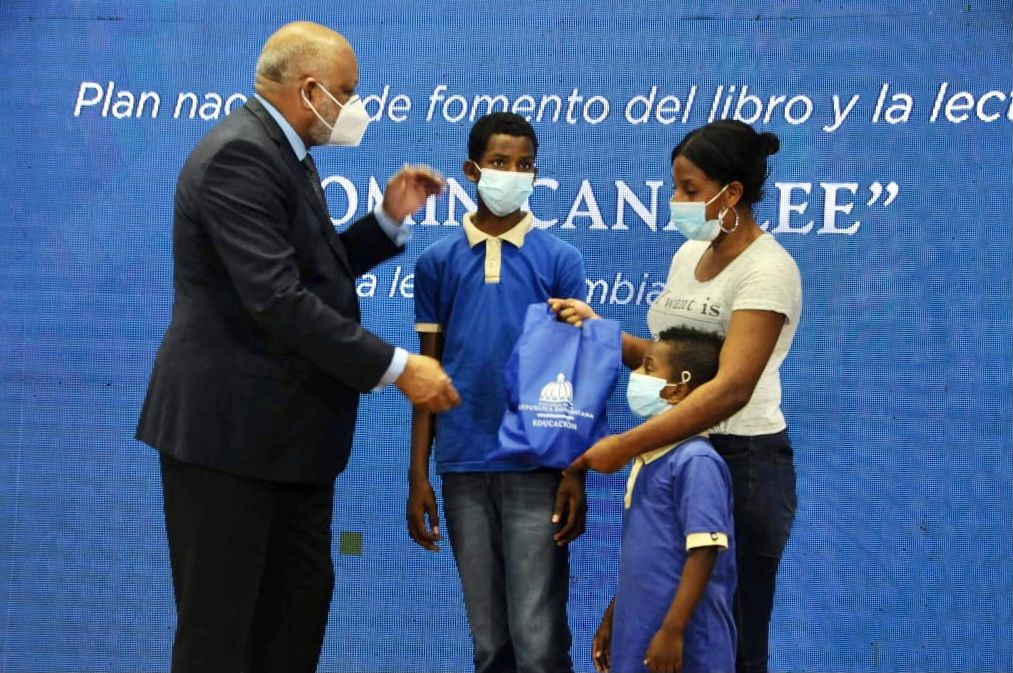  imagen Durante el lanzamiento del programa, el ministro de Educación, Roberto Fulcar 