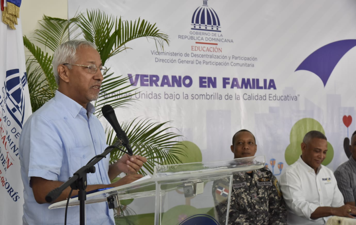  imagen Ministro de Educación, Ángel Hernández apertura al Programa Verano en Familia, para fortalecer el vínculo entre la comunidad y las escuelas del sistema público preuniversitario  