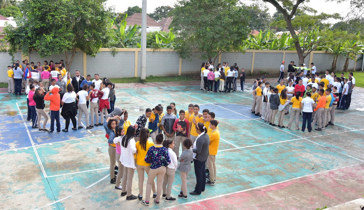  imagen Estudiantes durante el simulacro 