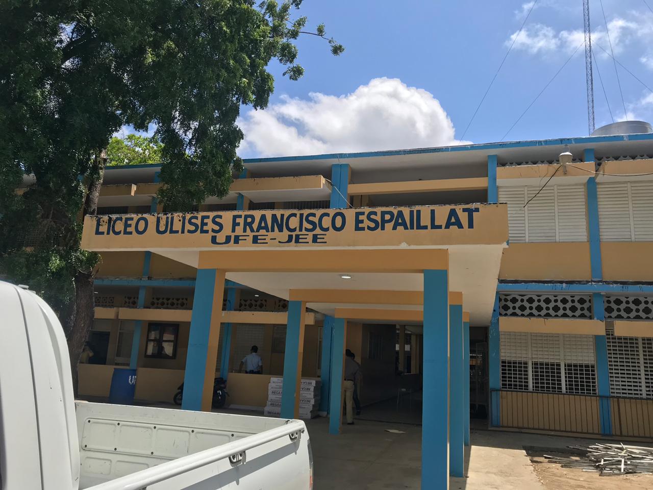  imagen Comisi&oacute;n de la&nbsp;Direcci&oacute;n General de Mantenimiento de Infraestructura Escolar de Educaci&oacute;n ofreciendo declaraciones 