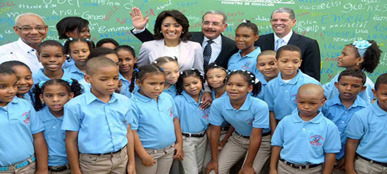  imagen El presidente Medina inaugura en Cristo Rey el año escolar 2014-2015 