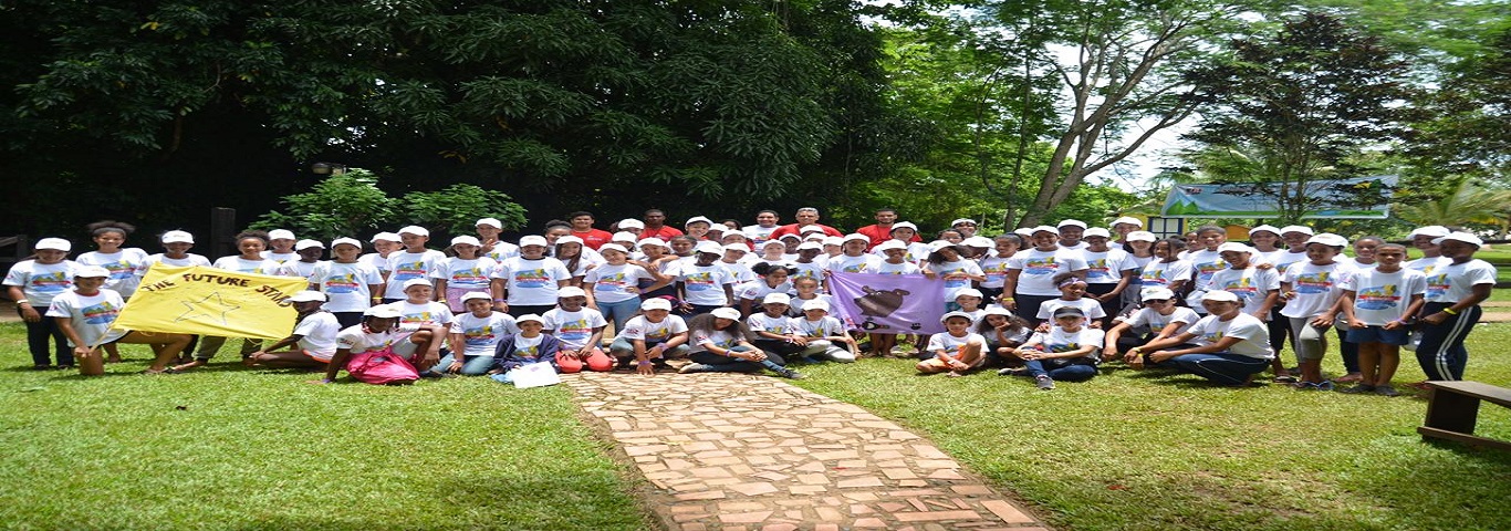  imagen Estudiantes disfrutando de distintas actividades 