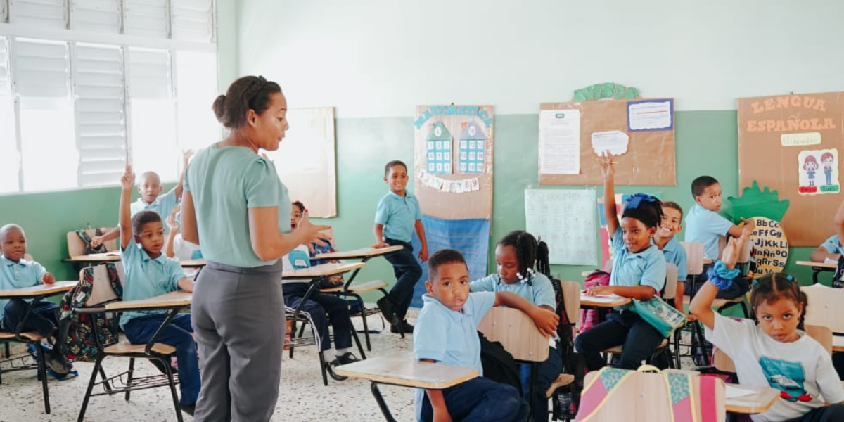  imagen Estudiantes en el aula&nbsp; 