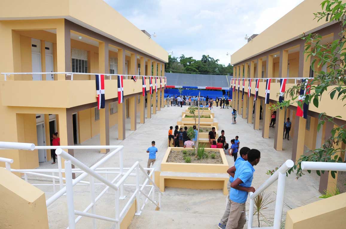  imagen Presidente Danilo Medina inaugura en Puerto Plata tres centros educativos con 40 aulas 