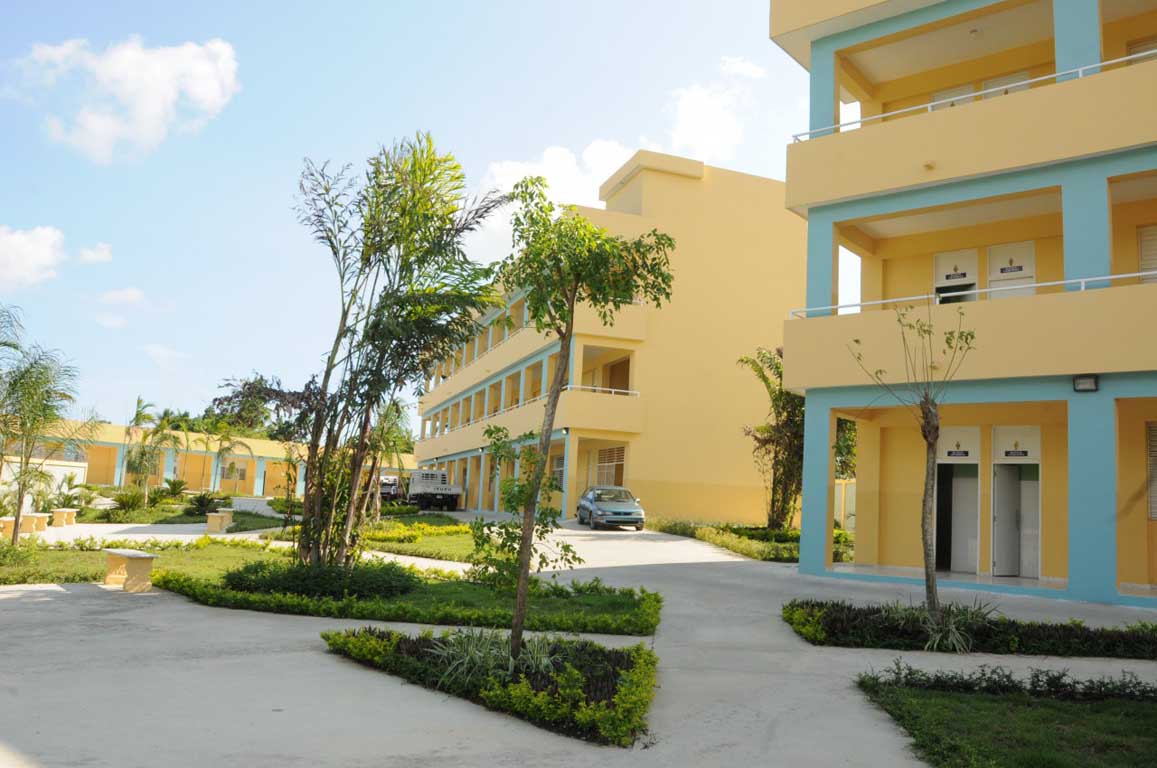  imagen Presidente Medina entrega dos escuelas en Villa Mella y Sabana Perdida, con 53 aulas para Tanda Extendida 
