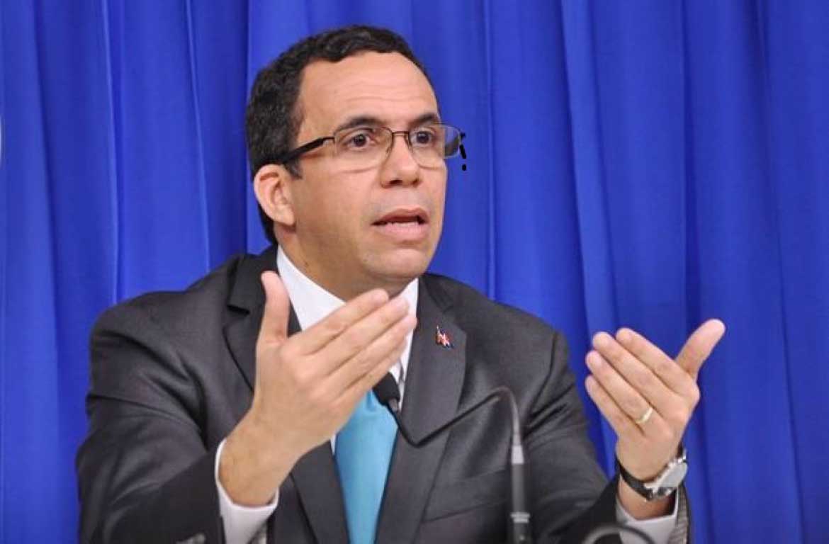  imagen Andrés Navarro anuncia que el  internet sano será un instrumento de aprendizaje en la Revolución Educativa 