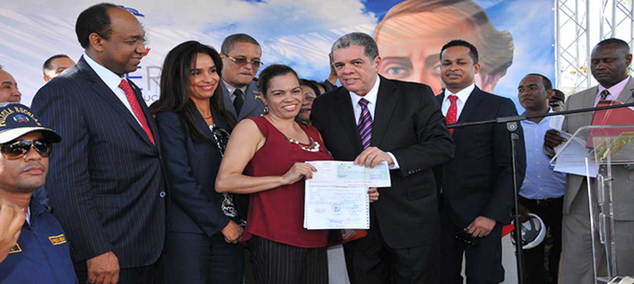  imagen Educación formaliza compra de terrenos para construir dos escuelas en Capotillo 