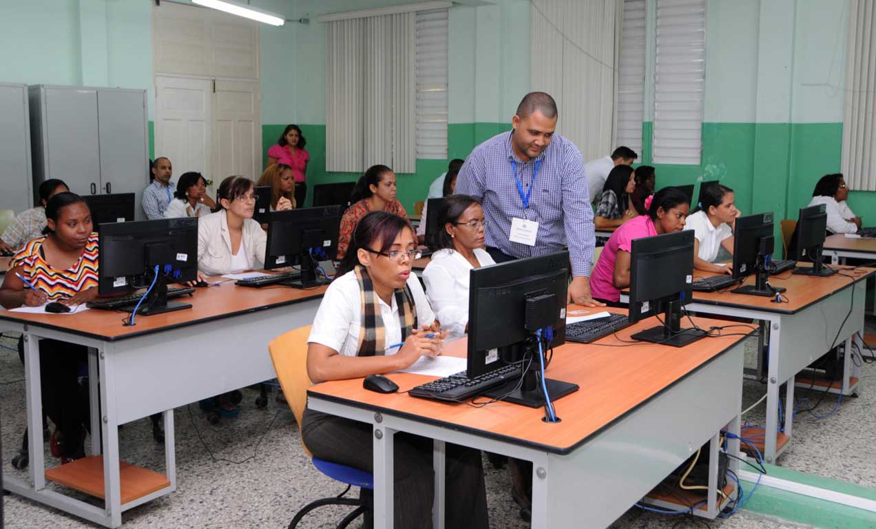  imagen Concurso para nuevos docentes se desarrolla con normalidad, orden y muchos participantes 