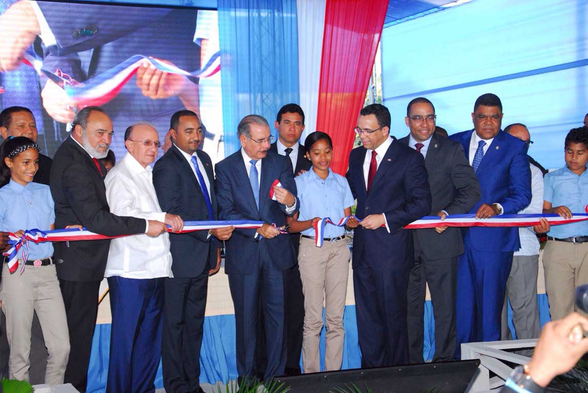 imagen Revolución Educativa del presidente Danilo Medina da otro paso de avance; entrega escuela en Higüey que beneficiará a 945 estudiantes 
