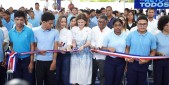  imagen Estudiantes del&nbsp;Centro Educativo en Artes Profesor Juan de Jes&uacute;s Reyes, en Valverde, Mao junto a la vicepresidenta de la Rep&uacute;blica, Raquel Pe&ntilde;a.&nbsp; 