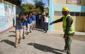  imagen Estudiantes del sistema educativo dominicano participando en el  Primer Simulacro Nacional Escolar de Evacuación por Terremoto 2023. 
