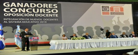  imagen Ministro Peña Mirabal durante acto de reconocimiento 
