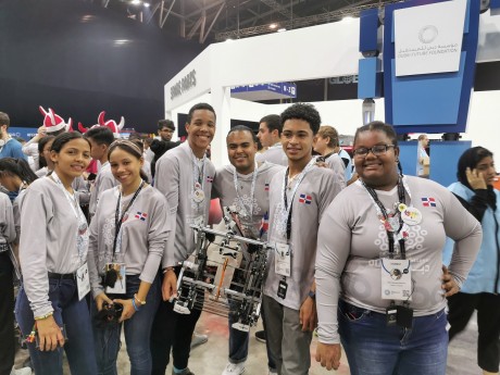  imagen Estudiantes participantes en Dubai 