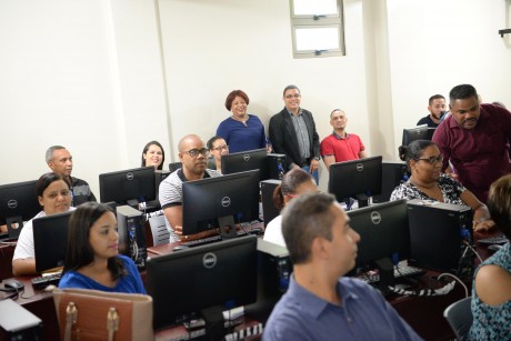  imagen Foto de archuvo: maestros y otros profesionales en postgrado&nbsp;de Habilitaci&oacute;n Docente. 