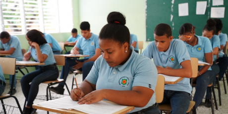  imagen Fotos de estudiantes en el aula 