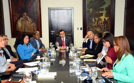  imagen Andrés Navarro dispuso la reparación de más de 90 escuelas en las provincias del norte para el reinicio de docencia 