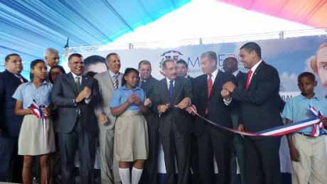  imagen Presidente Medina inaugura 12 escuelas  en San Cristóbal para Jornada de Tanda Extendida 