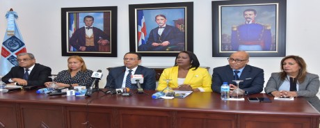  imagen El ministro de Educación, Antonio Peña Mirabal y la presidenta de la Asociación Dominicana de Profesores (ADP) 