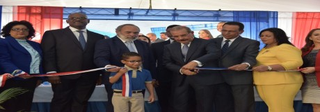  imagen Presidente Medina corta la cinta en ceremonia de inauguraci&oacute;n&nbsp; 