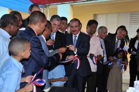  imagen Presidente Medina entrega dos nuevas escuelas en Barahona para la Tanda Extendida 