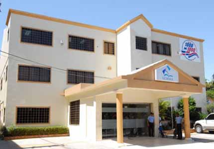  imagen Inauguran unidad endoscópica en hospital SEMMA Santiago 