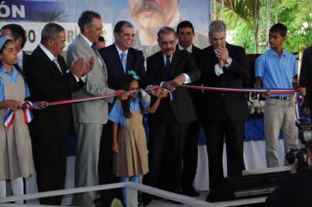  imagen Presidente Medina inaugura 5 escuelas con 91 aulas en Santiago Rodríguez 
